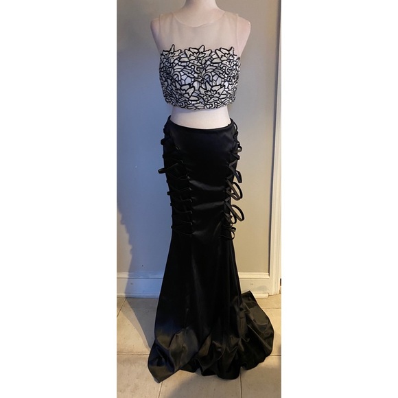 Jovani Skirt Set Black/White - Picture 1 of 6